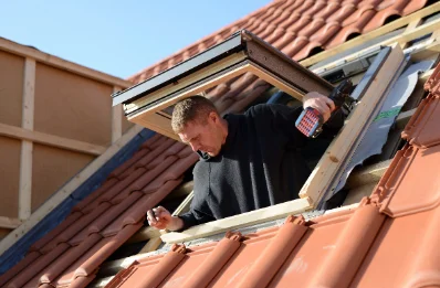 Pose de fenêtres de toit Velux à Palazinges